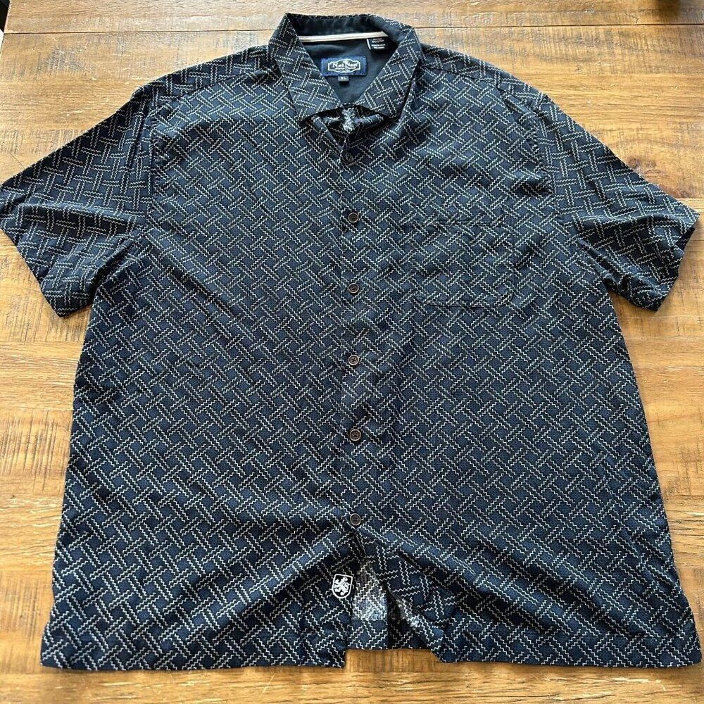 NAT NAST Midnight Blue Zigzag Short Sleeve Button Up Size XL 70% Silk 30% Cotton